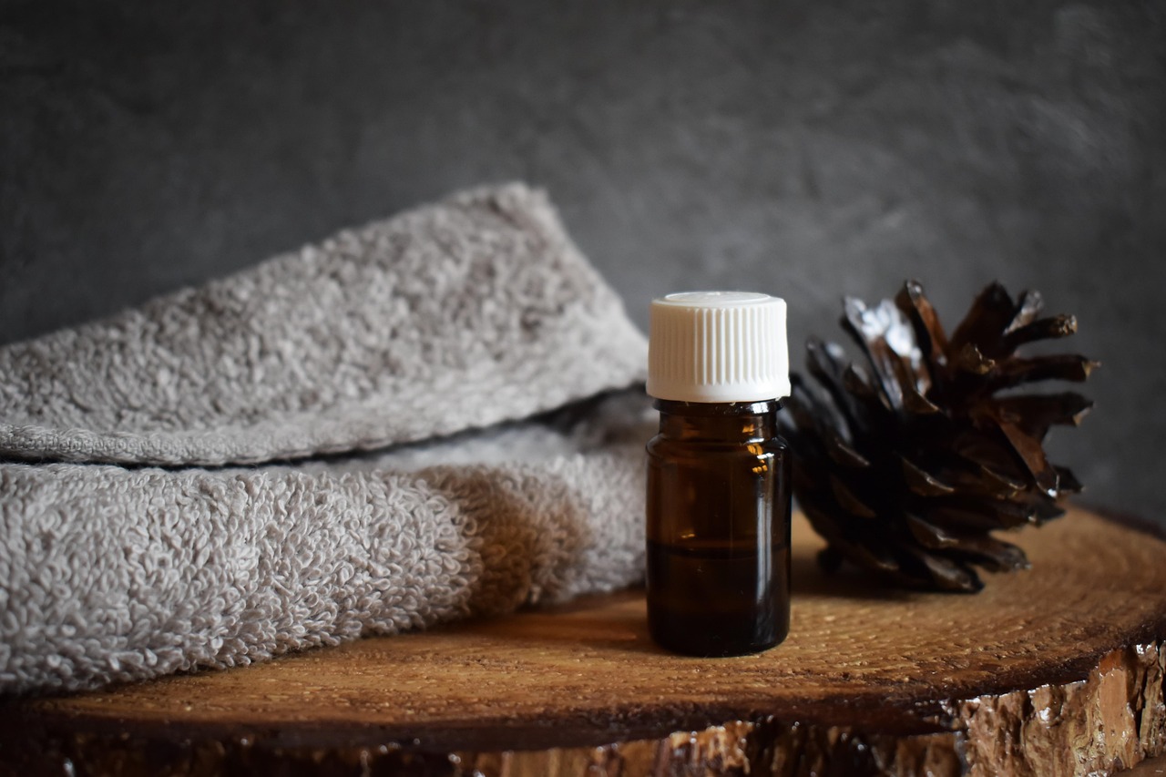 Cajeput Blending Guide: Crisp Camphoraceous Accords for Diffuser and DIY